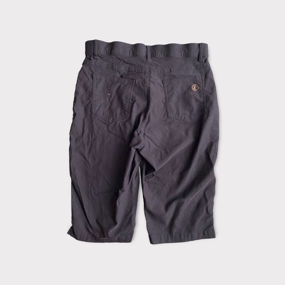 Simon CHANG | Women's Black Knee Length Shorts - Picture 3 of 4